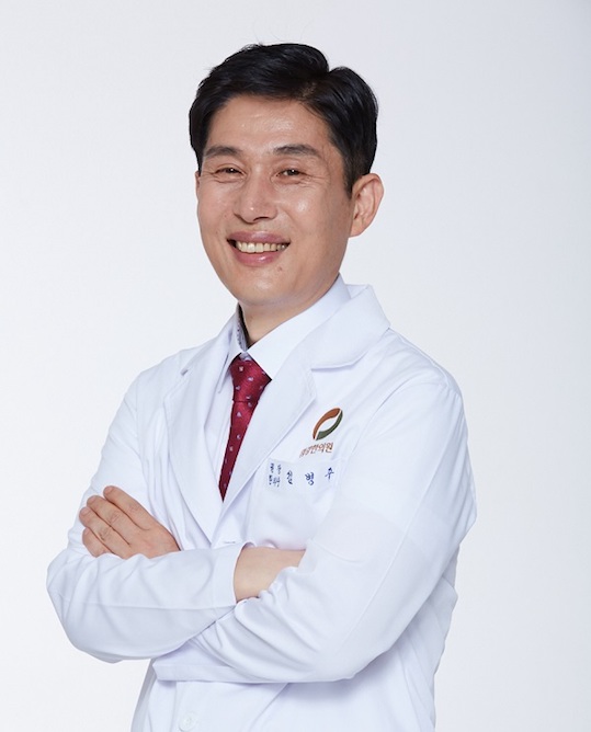 위강한의원_한방치료 가능한 ‘매핵기’ 목이물감이 사라지지 않는다면