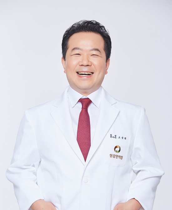 위강한의원_목이물감 심하고 마른기침 나오면 ‘매핵기’ 의심하세요