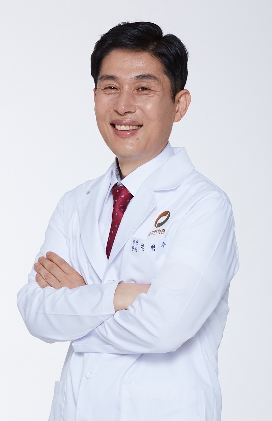 위강한의원_환절기 면역력 떨어지면 찾아오는 구내염, 증상과 대응방법은?