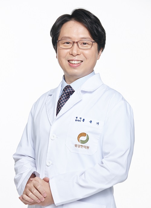 위강한의원_목 따갑고 삼킬 때 아프다면? 겨울철 인후염치료와 관리 포인트