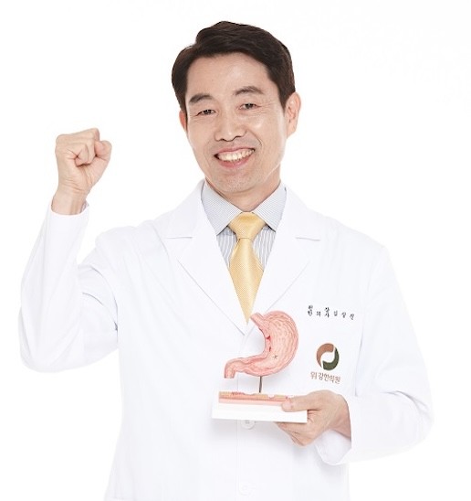 위강한의원_속쓰림과 목이물감이 반복된다면? 역류성식도염 치료방법 점검해야