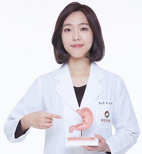 위강한의원_혀통증치료 필요할 때, 혀갈라짐과 입마름이 함께 심해지는 이유