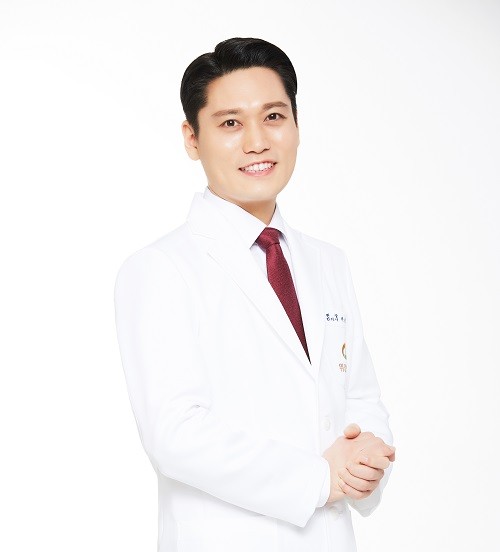 위강한의원_가슴 답답함과 속쓰림, 역류성식도염 치료 시 놓치기 쉬운 원인
